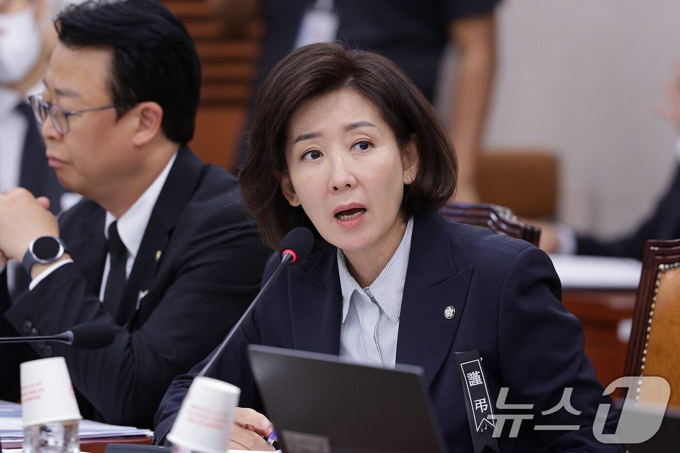 나경호 국민의힘 의원이 14일 서울 여의도 국회 법제사법위원회에서 열린 법무부 등에 대한 국정감사에서 질의하고 있다. 2025.10.14/뉴스1 ⓒ News1 신웅수 기자