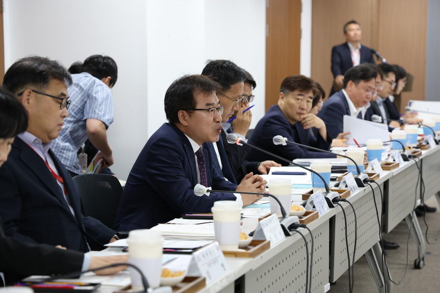 14일 도의회 회의실에서 열린 예산정책협의회 모습.(충남도 제공. 재판매 및 DB금지)/뉴스1