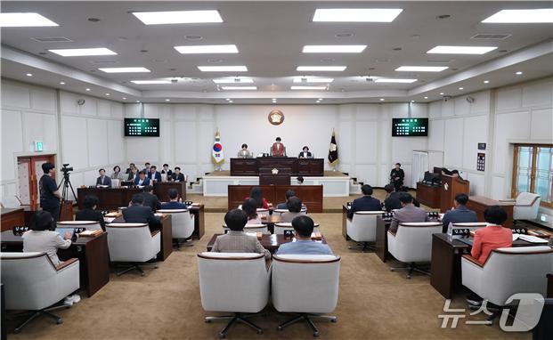 본문 이미지 - 대구 수성구의회 본회의장&#40;대구 수성구의회 제공. 재판매 및 DB금지&#41;