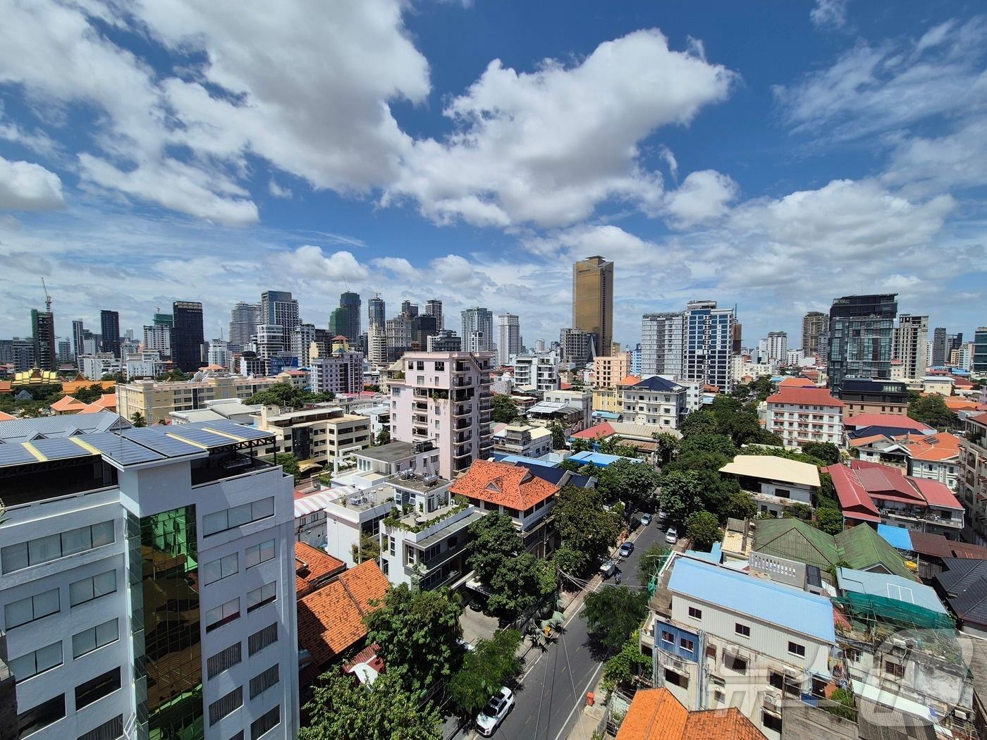 본문 이미지 - 캄보디아 프놈펜 수도 도심 전경. &#40;기사 내용과 무관&#41; 2025.10.14/뉴스1 ⓒ News1 김대벽기자