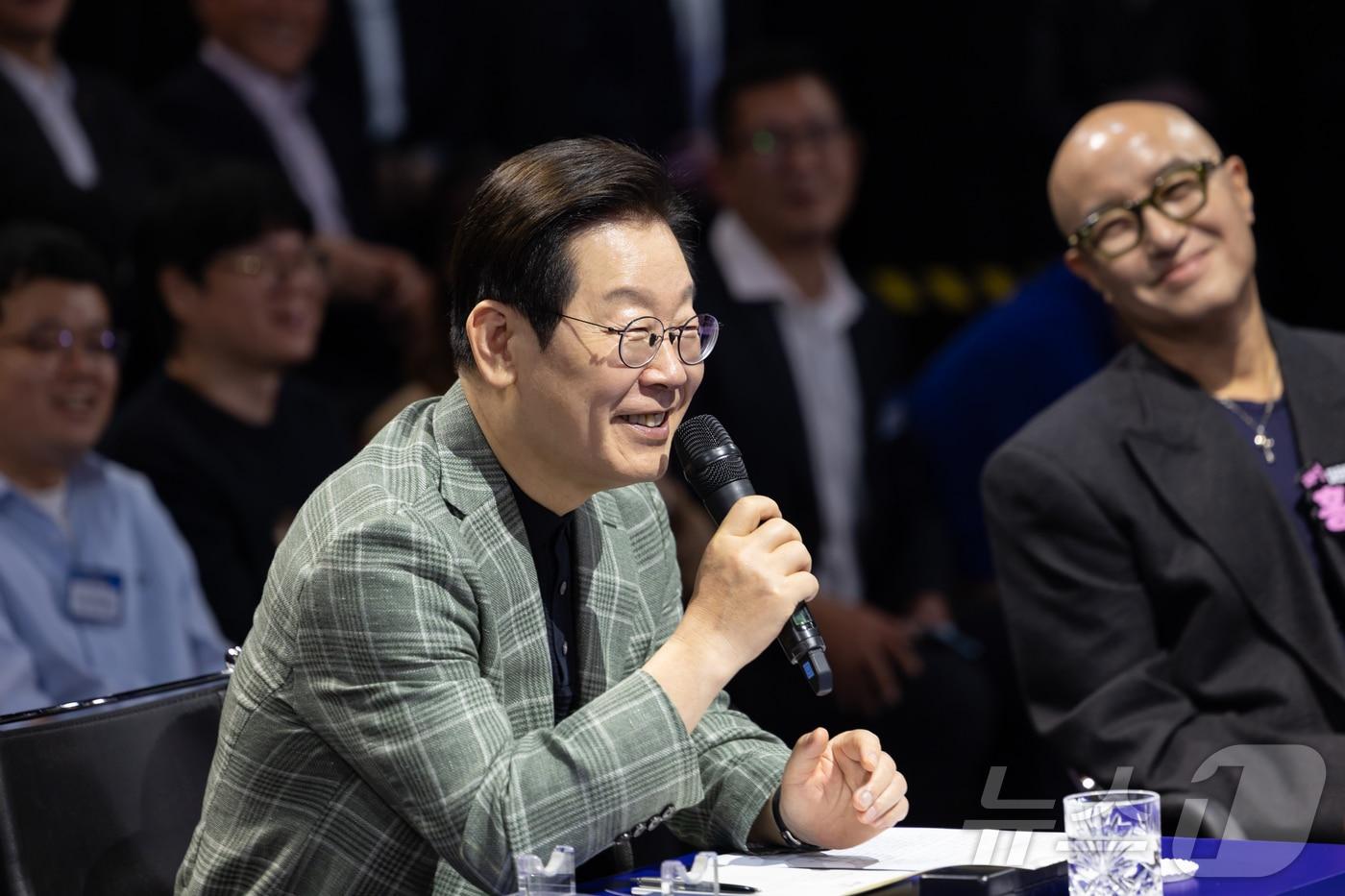 이재명 대통령이 지난 14일 서울 동대문구 콘텐츠문화광장에서 열린 디지털토크라이브 &#39;국민의 목소리, 정책이 되다&#39;에서 발언하고 있다. &#40;대통령실 제공. 재판매 및 DB 금지&#41; 2025.10.14/뉴스1 ⓒ News1 허경 기자