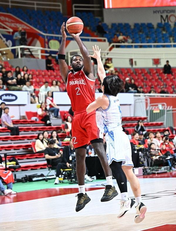 본문 이미지 - 울산 현대모비스 레이션 해먼즈. &#40;KBL 제공&#41;