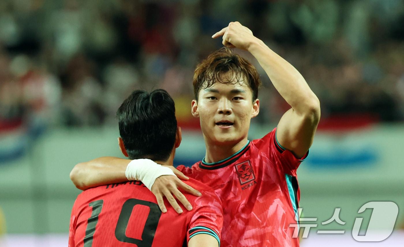 홍명보호가 파라과이를 2-0으로 꺾으면서 10월 2연전을 마무리했다. 세워 놓은 로드맵대로, 다양한 선수들을 테스트하며 앞으로 전진하고 있는 홍명보호다. ⓒ News1 김명섭 기자