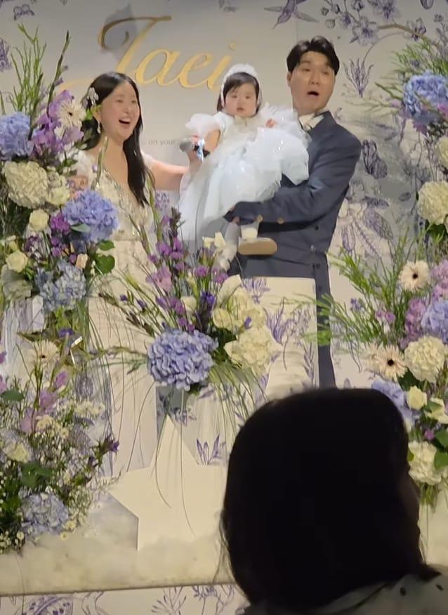 본문 이미지 - 박수홍 김다예 부부&#40;안영미 SNS 갈무리&#41;