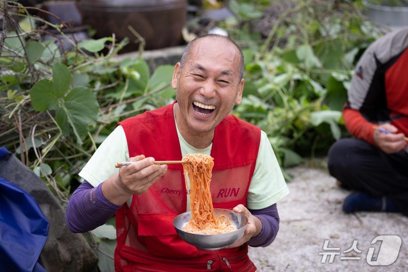 지난 8월 7일 부산 동아대학교병원에서 박현덕 씨(60)가 뇌사 상태에서 5명에게 심장, 폐장, 간장, 양측 신장을 각각 기증한 뒤 숨졌다.(한국장기조직기증원 제공)