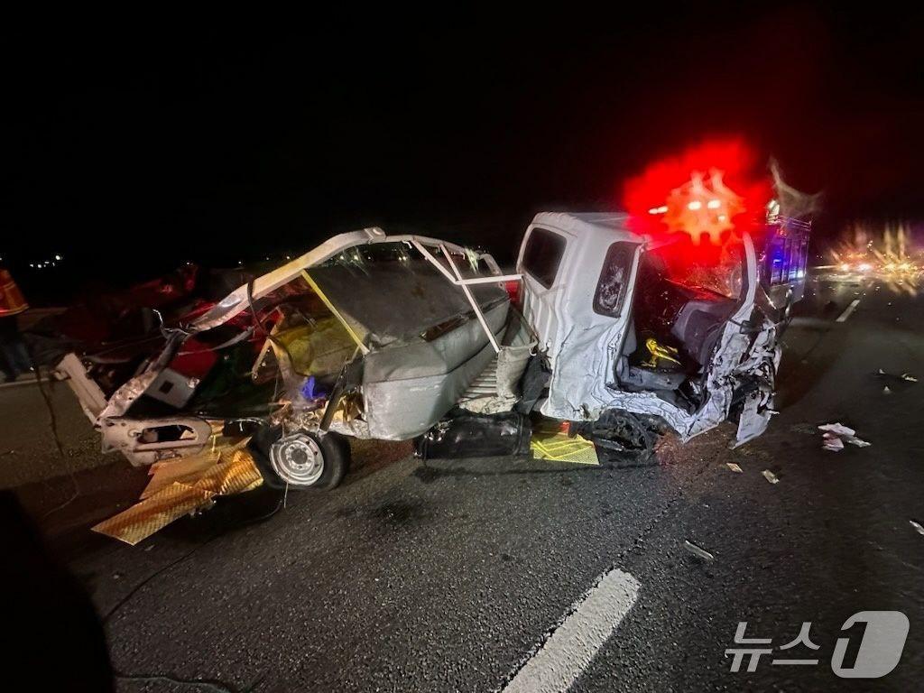 본문 이미지 - 사고 현장. &#40;경기도소방재난본부 제공. 재판매 및 DB 금지&#41; 2025.10.15/뉴스1
