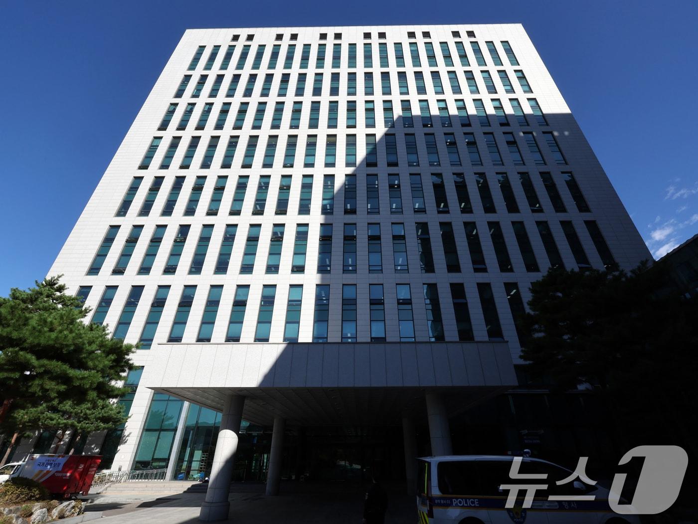 본문 이미지 - 서울 서초구 내란 특검 사무실이 설치된 서울고등검찰청의 모습./뉴스1 ⓒ News1 황기선 기자