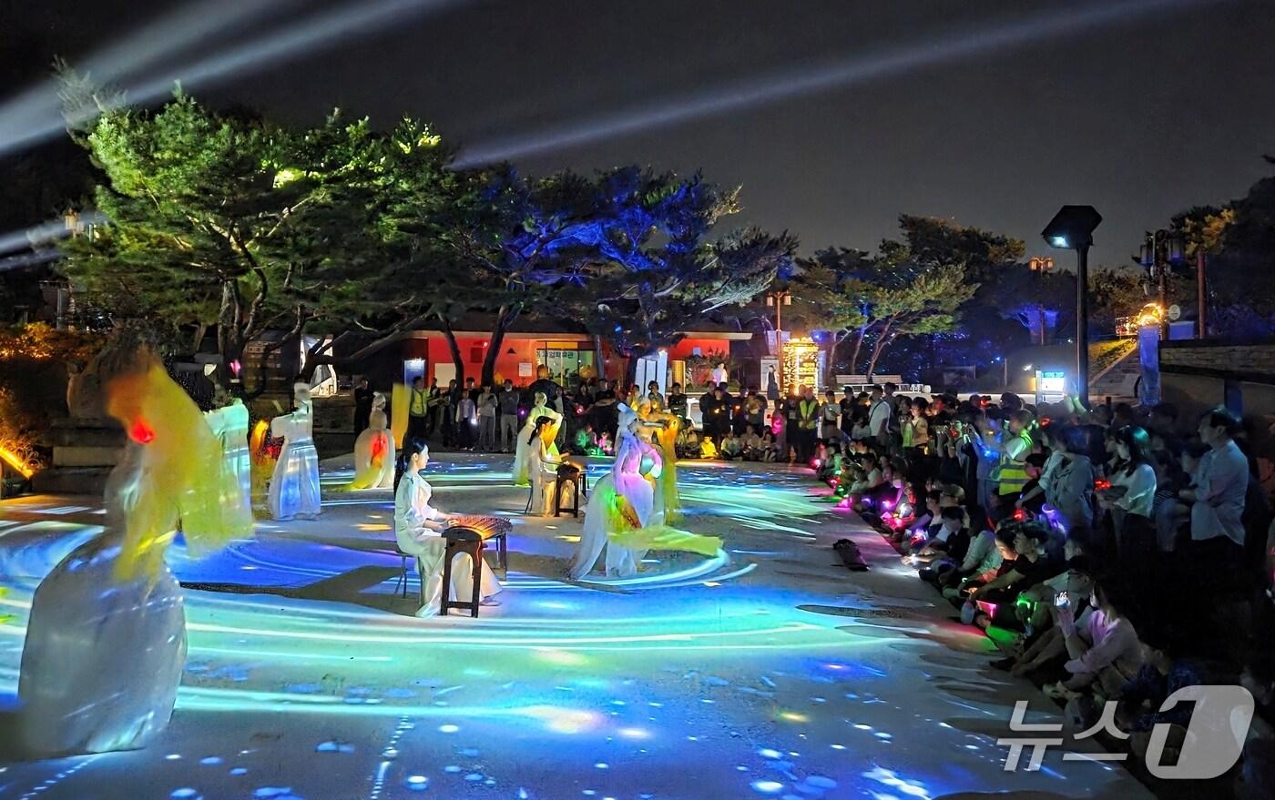 고령군 국가유산 미디어아트 공연 모습(고령군 제공. 재판매 및 DB금지)/뉴스1