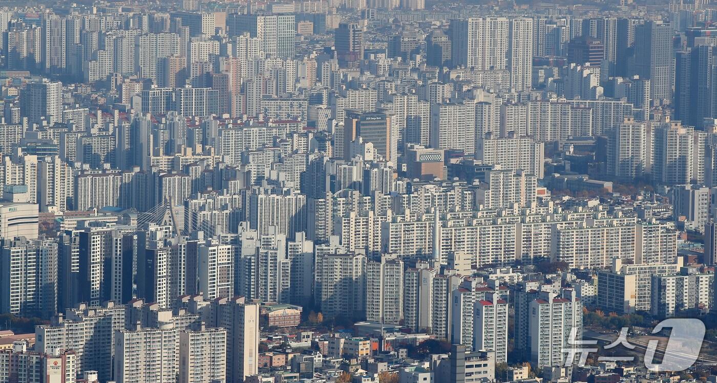 대구의 아파트 가격 하락세가 23개월째 이어졌다. 사진은 대구 도심 전경.&#40;기사 내용과 무관함. 재판매 및 DB 금지&#41; ⓒ News1 DB