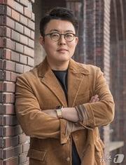 본문 이미지 - 김범관 울산대 교수. &#40;윤준환 사진작가 촬영, 울산대 제공. 재판매 및 DB 금지&#41; /뉴스1