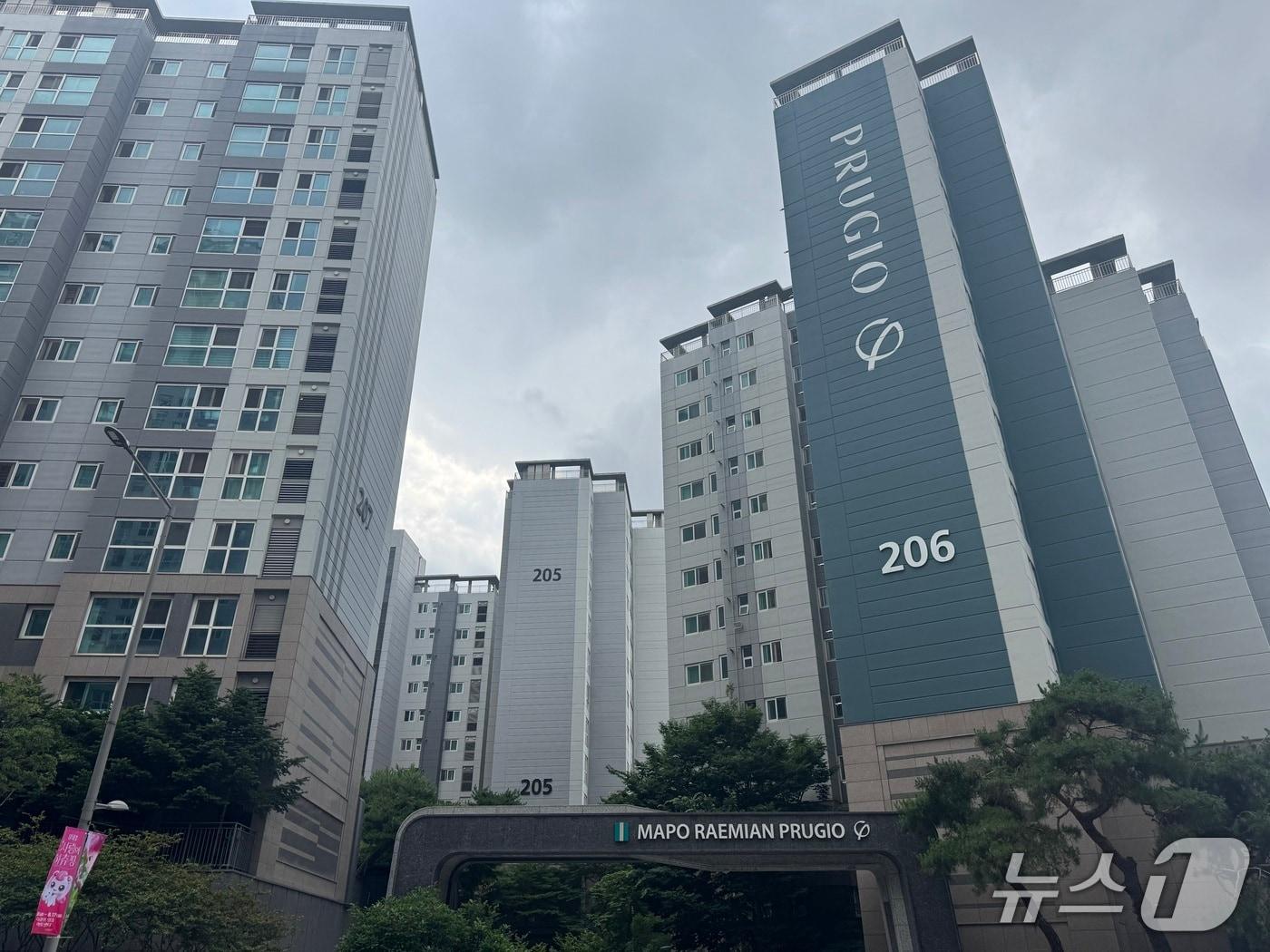 본문 이미지 - 서울 마포구 &#39;마포래미안푸르지오&#39; 단지 전경 뉴스1 ⓒ News1  