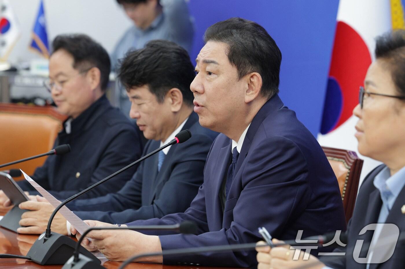 김병기 더불어민주당 원내대표가 16일 서울 여의도 국회에서 열린 국정감사 대책회의에서 발언하고 있다. 2025.10.16/뉴스1 ⓒ News1 신웅수 기자
