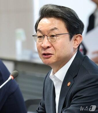 본문 이미지 - 이억원 금융위원장. 2025.10.16/뉴스1 ⓒ News1 오대일 기자