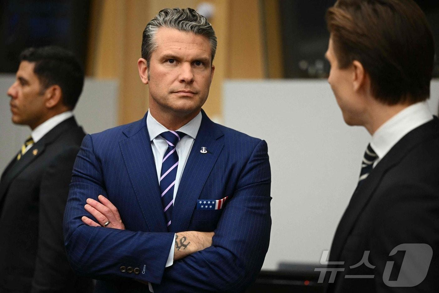 15일(현지시간) 벨기에 브뤼셀 북대서양조약기구(NATO·나토) 본부에서 열린 나토 국방장관 회의에 참석한 피트 헤그세스 미 국방장관 2025.10.15 ⓒ AFP=뉴스1 ⓒ News1 이정환 기자