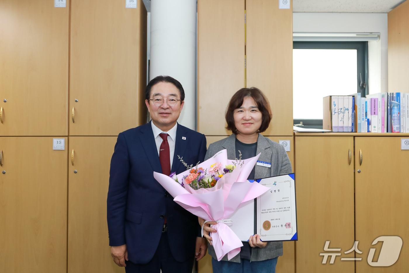 본문 이미지 - 옥천군 '역학조사관 2호' 황보정연 주무관 .(옥천군 제공. 재판매 및 DB금지) /뉴스1 