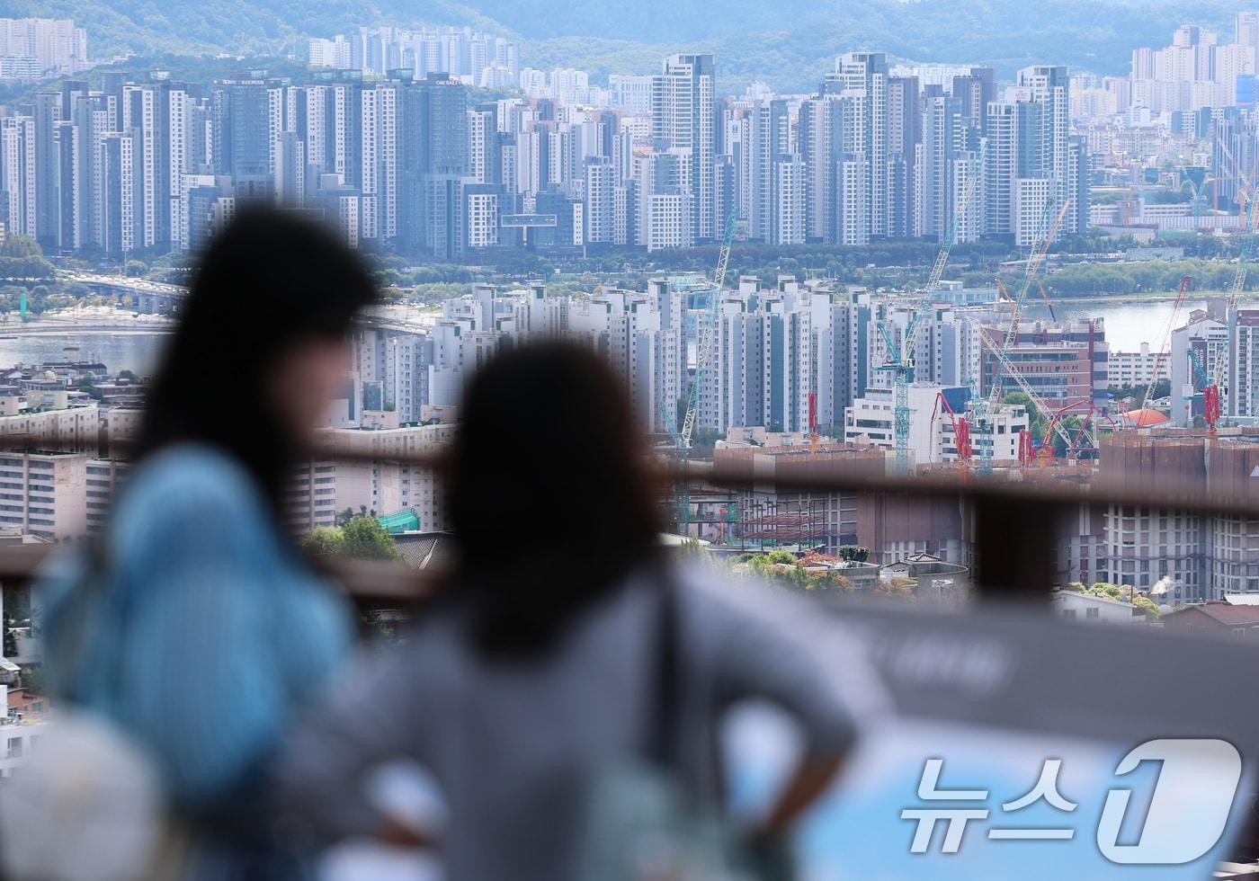  서울 남산에서 바라본 아파트 단지 모습. 2025.10.16/뉴스1 ⓒ News1 오대일 기자