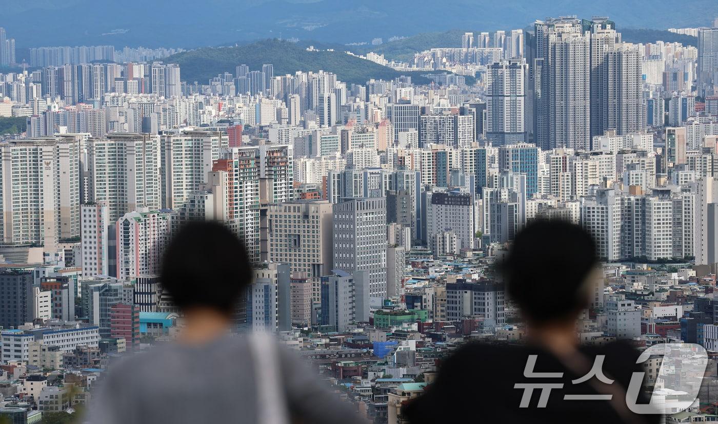지난 16일 서울 남산에서 바라본 아파트 단지 모습. 2025.10.16/뉴스1 ⓒ News1 오대일 기자