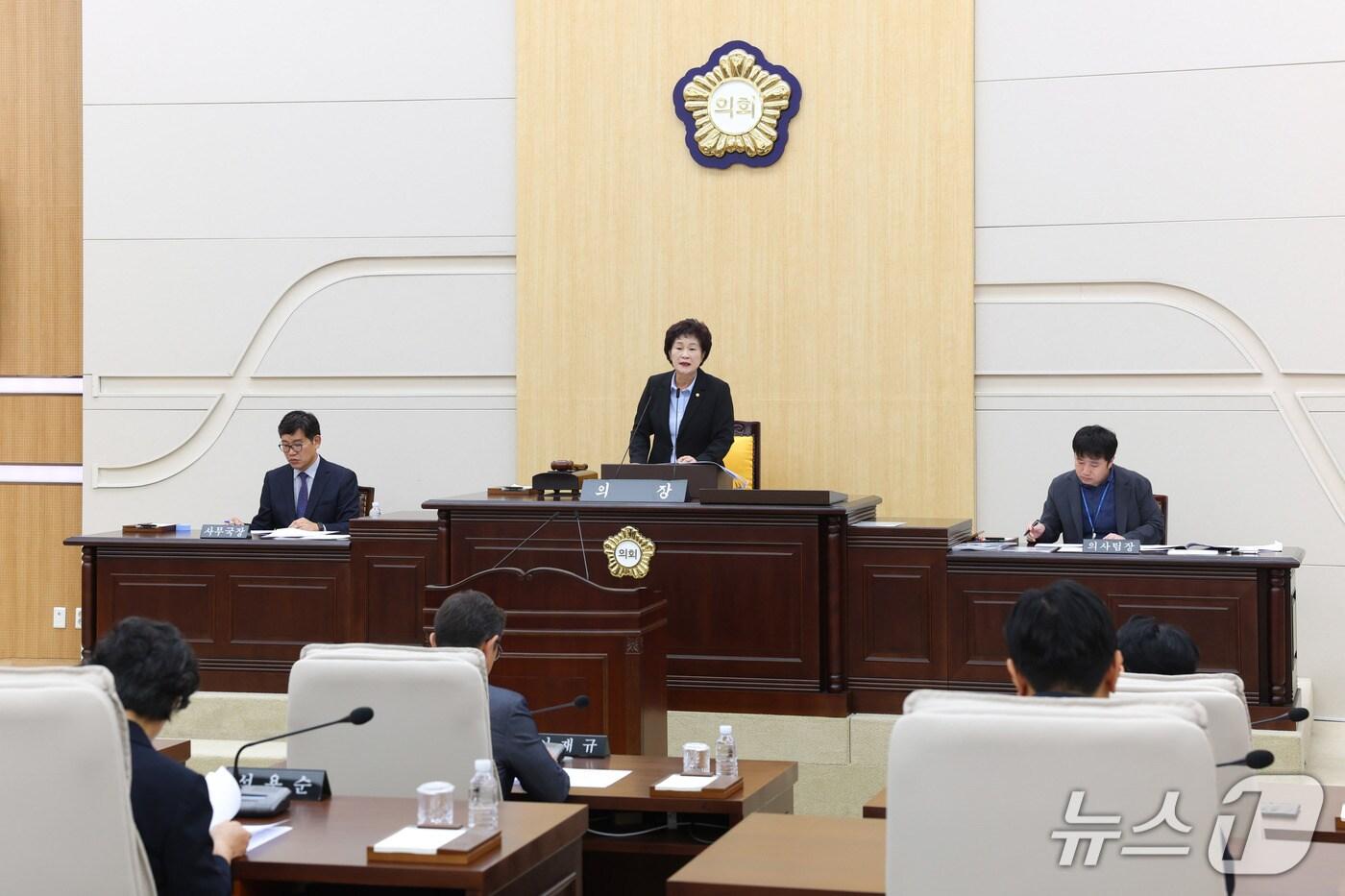 본문 이미지 - 오관영 대전 동구의회 의장이 289회 임시회에서 의사 진행을 하고 있다.(동구 제공. 재판매 및 DB금지)/뉴스1