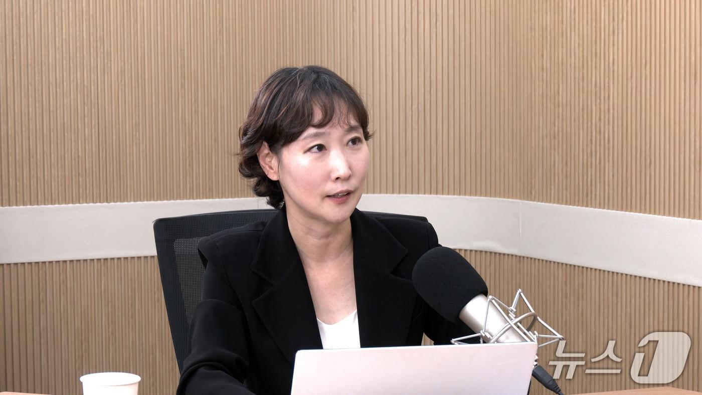 이지은 더불어민주당 서울 마포갑 지역위원장이 16일 뉴스1TV &#39;팩트앤뷰&#39;에 출연해 질문에 답하고 있다.