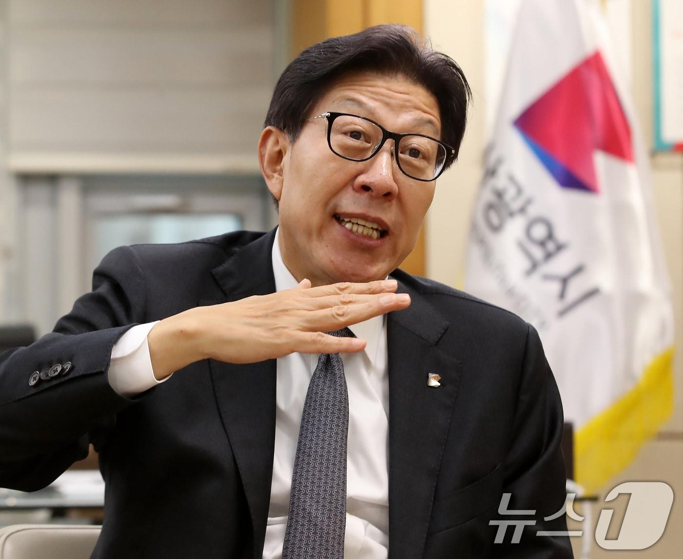 본문 이미지 - 박형준 부산시장이 16일 부산시청 집무실에서 뉴스1과 인터뷰를 하고 있다. ⓒ News1 윤일지 기자