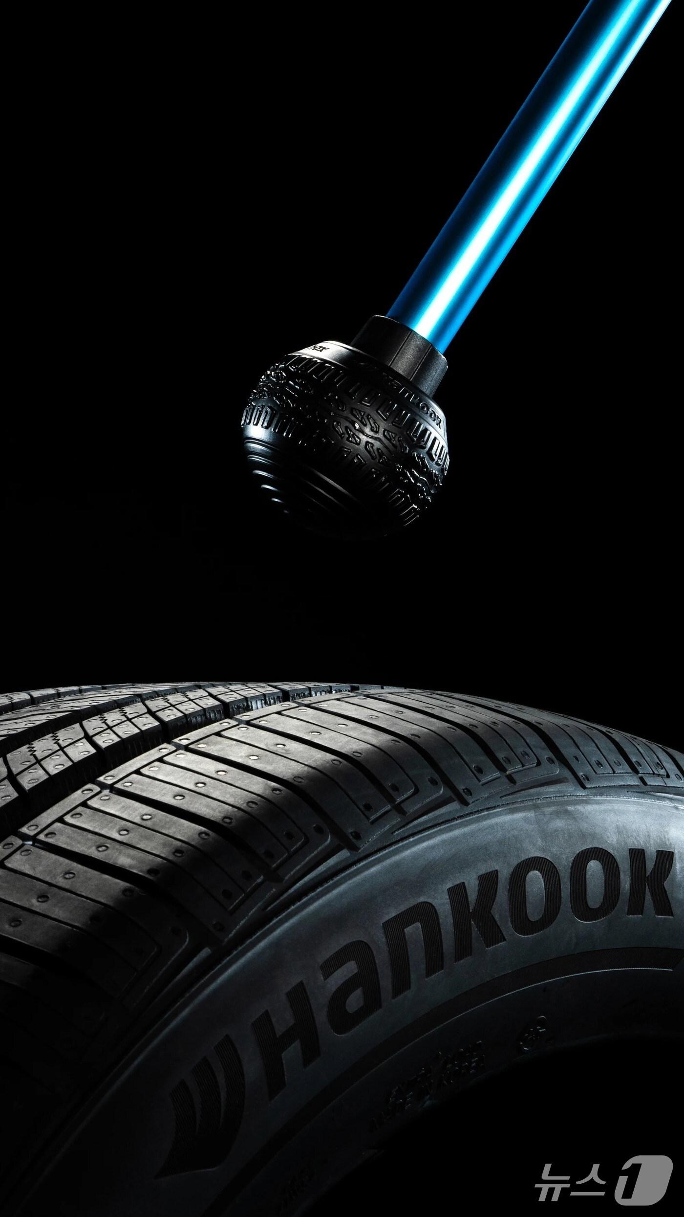 본문 이미지 - 한국타이어 X 헬리녹스 컬래버레이션 볼핏(Ball-Feet). 