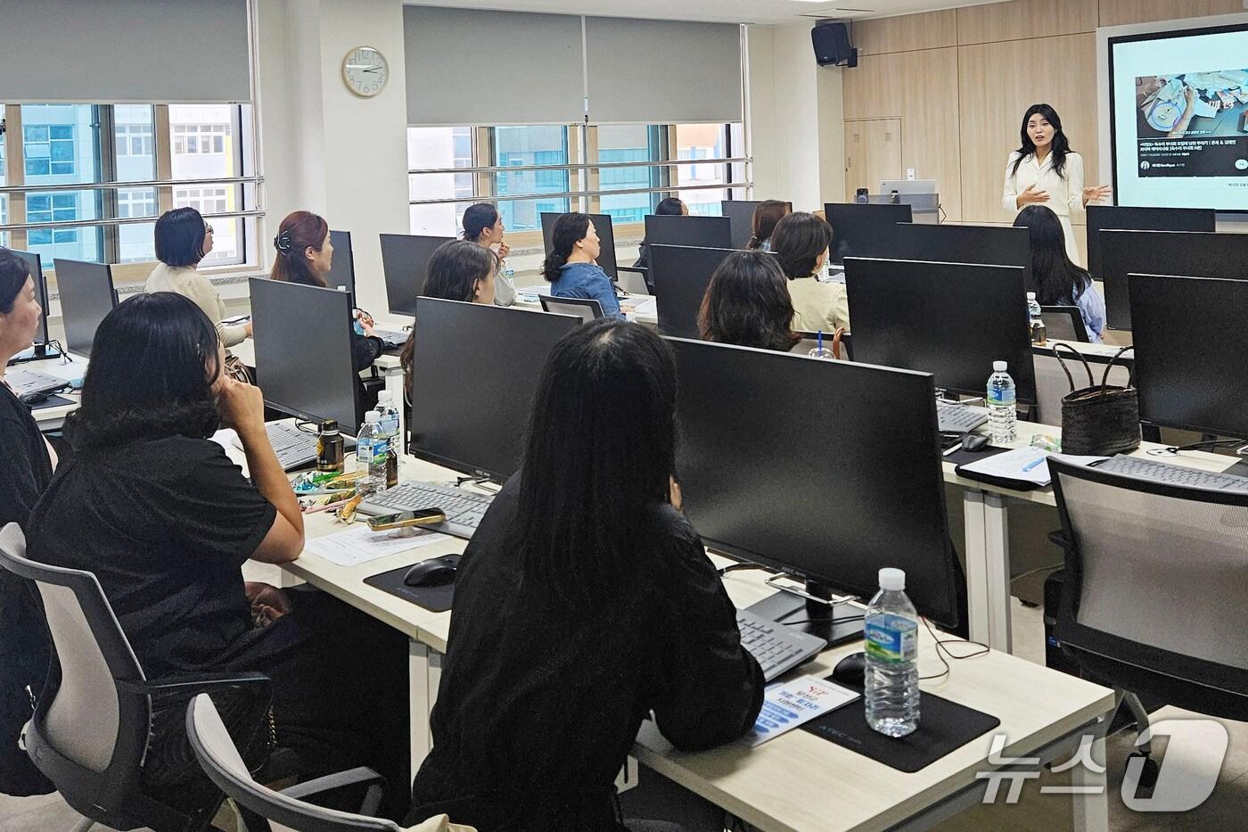 대구 달성군은 하반기 취·창업지원프로그램을 운영한다. 사진은 SNS 온라인 특강 모습.(대구 달성군 제공. 재판매 및 DB금지)