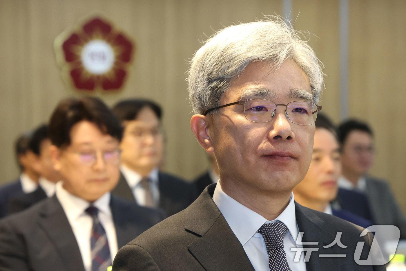 본문 이미지 - 김상환 헌법재판소장이 17일 오전 서울 종로구 헌법재판소에서 열린 국회 법제사법위원회의 헌법재판소, 헌법재판연구원에 대한 국정감사에 참석해 있다. 2025.10.17 ⓒ 뉴스1 이광호 기자