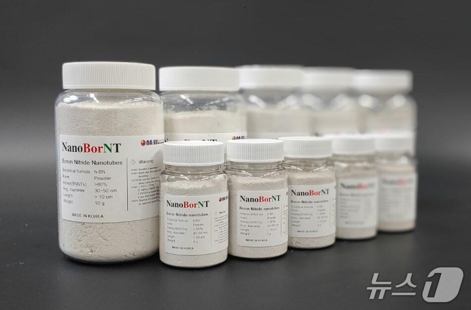 본문 이미지 - 내일테크놀로지가 개발한 BNNT 분말 제품&#40;원자력연 제공&#41; /뉴스1
