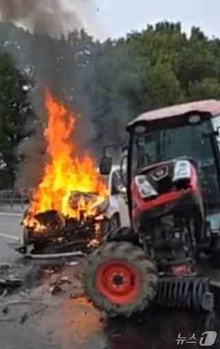 본문 이미지 - 화재 현장. &#40;경기도소방재난본부 제공. 재판매 및 DB 금지&#41; 2025.10.17/뉴스1