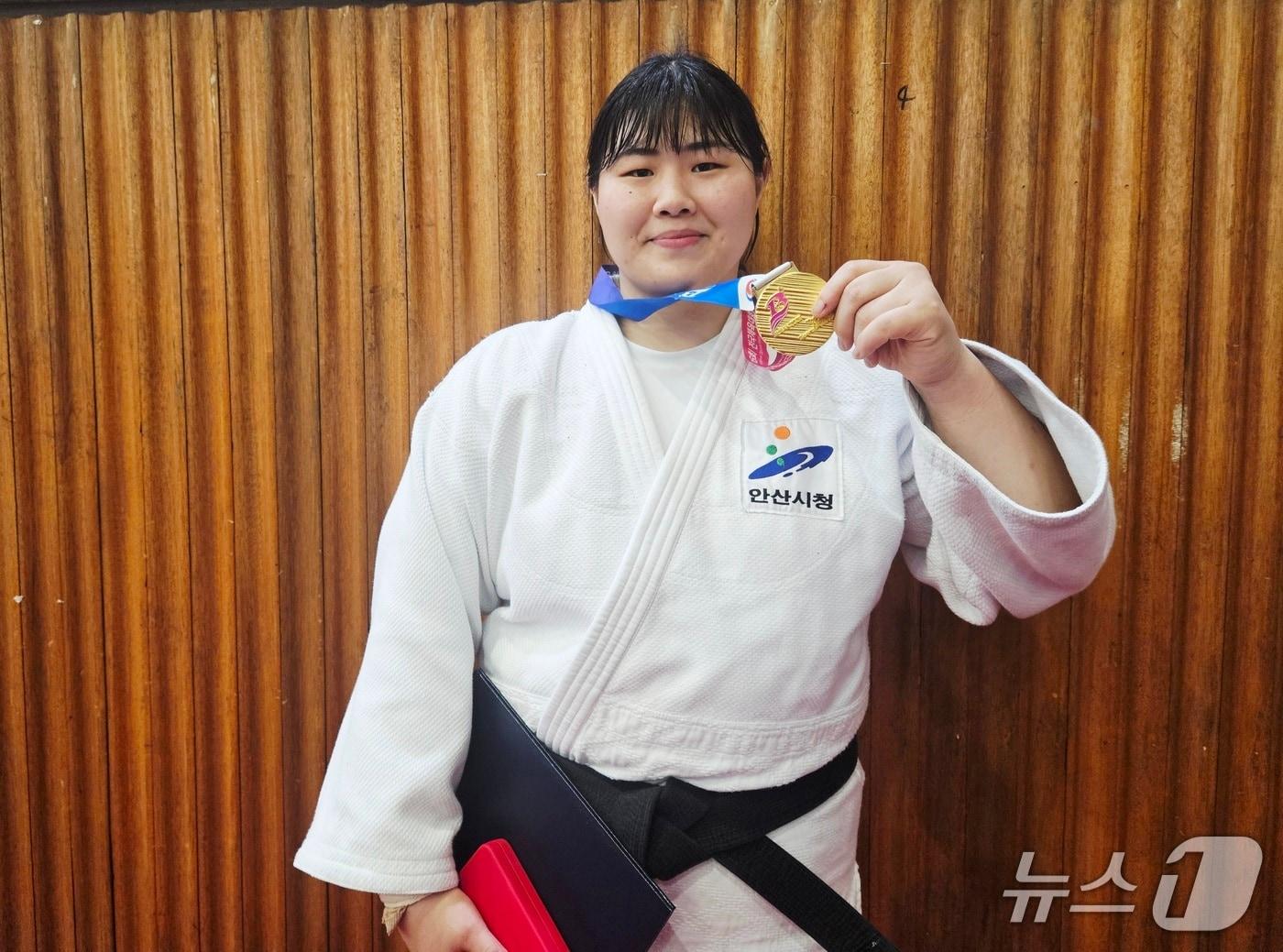 본문 이미지 - 제106회 전국체육대회 유도 여자 일반부 78㎏ 이상급 우승을 차지한 김하윤. /뉴스1 ⓒ 뉴스1 김도용 기자