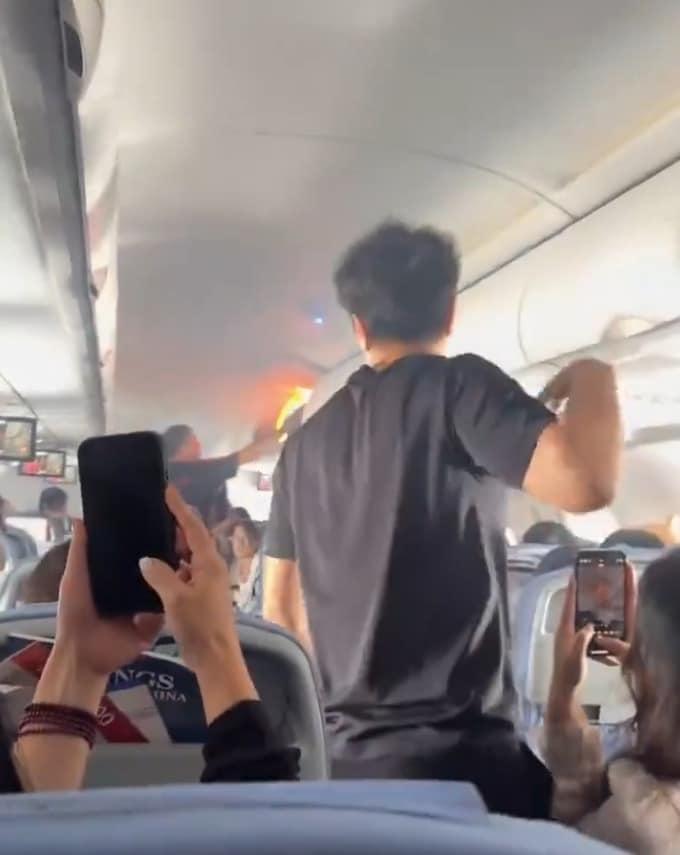 본문 이미지 - 중국국제항공(에어차이나) 여객기가 18일 인천국제공항으로 가던 중 기내 수하물 화재로 상하이에 비상 착륙했다고 AFP 통신이 보도했다. (상하이데일리 소셜미디어 엑스)