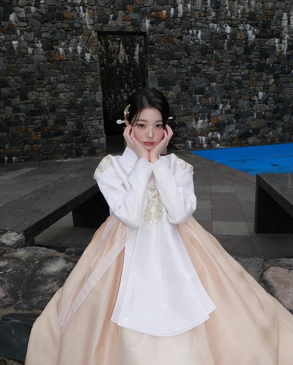 본문 이미지 - 장원영 SNS