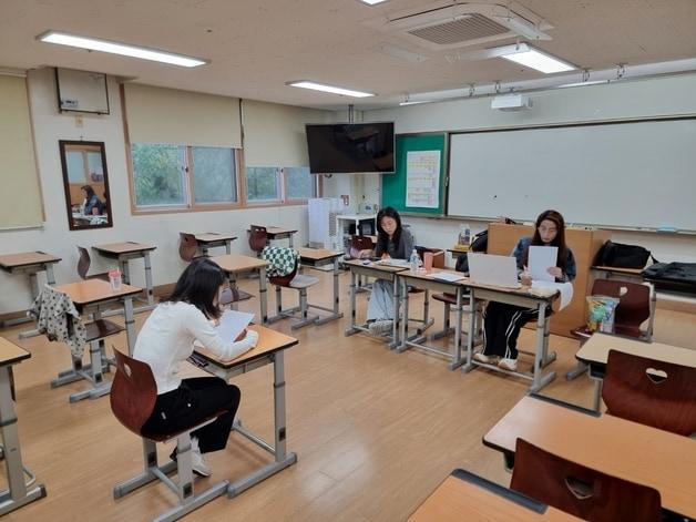 본문 이미지 - 충북교육청 2026 수시 대비 2차 제시문 모의 면접.(충북교육청 제공. 재판매 및 DB금지)/뉴스1