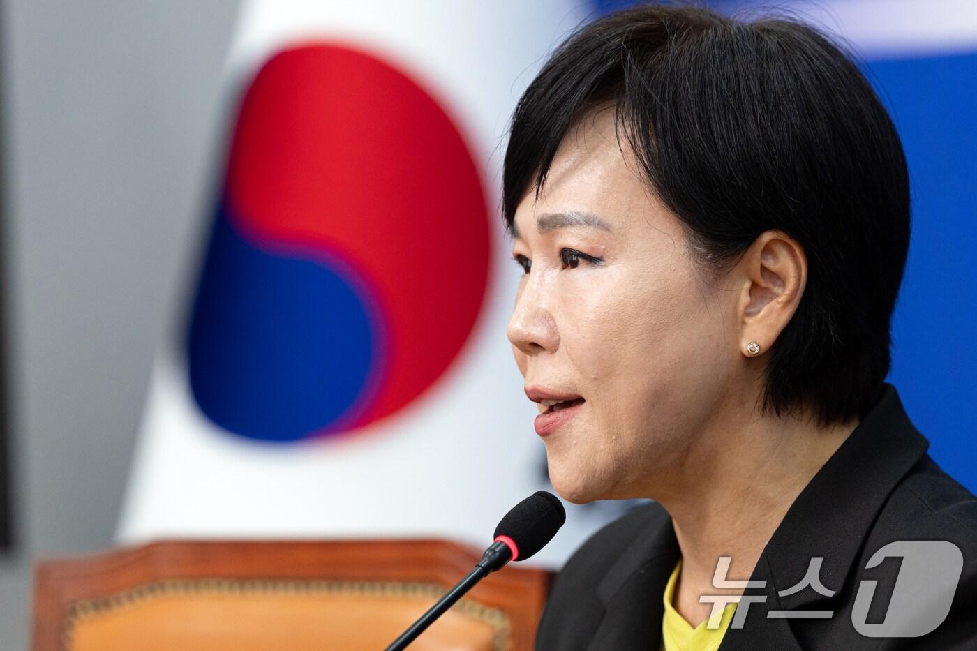 전현희 더불어민주당 수석최고위원이 19일 서울 여의도 국회에서 열린 기자간담회에서 모두발언하고 있다. 2025.10.19/뉴스1 ⓒ News1 이승배 기자