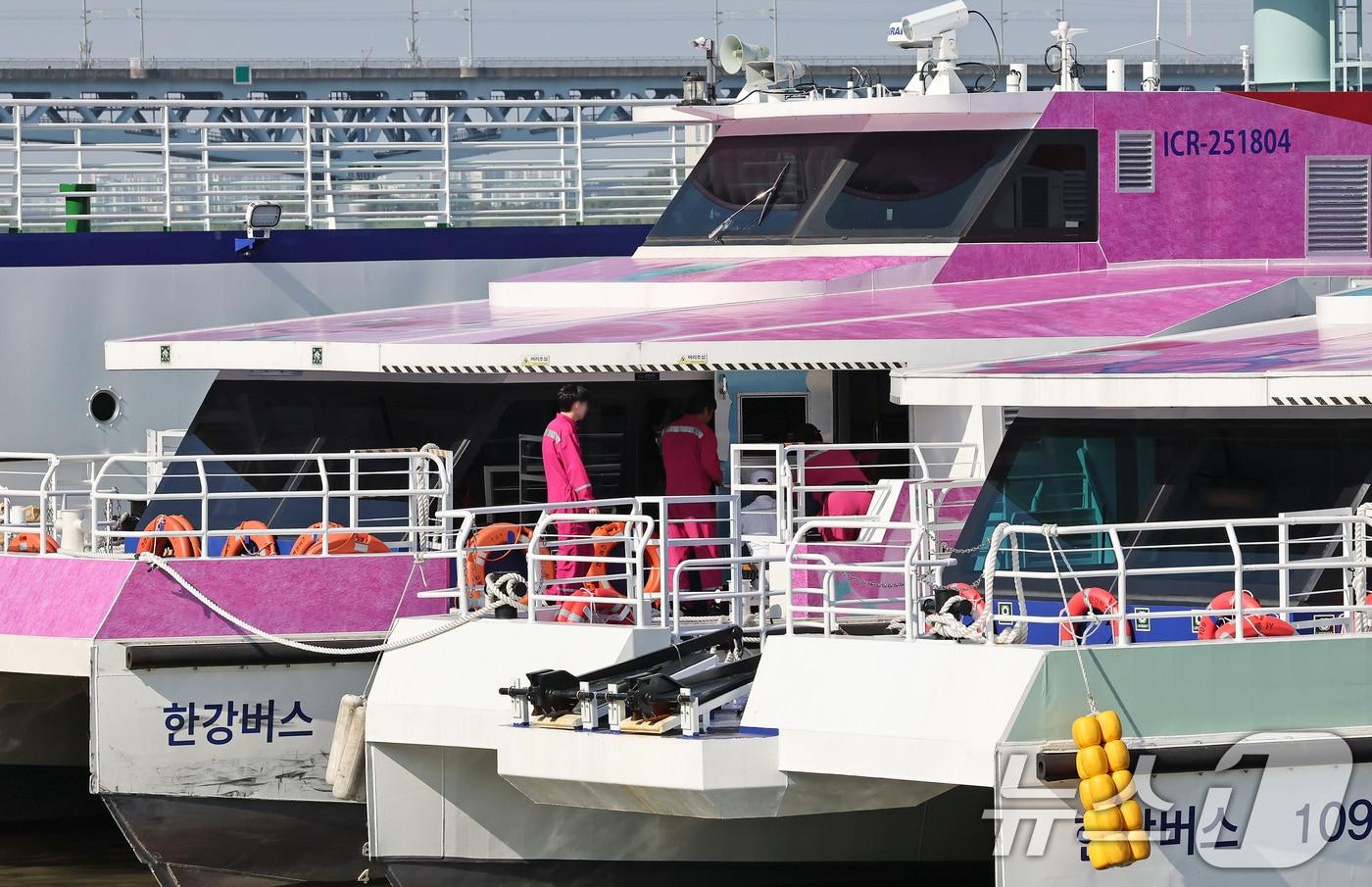 서울 강서구 한강버스 마곡선착장에 한강버스가 정박해 있다. 2025.10.19/뉴스1 ⓒ News1 장수영 기자