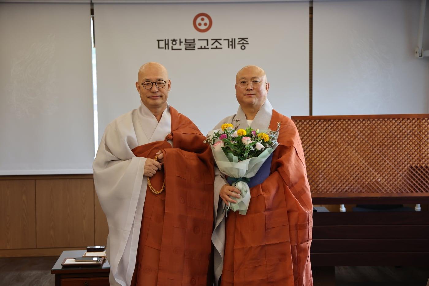 광제사 주지 탄대스님(오른쪽)