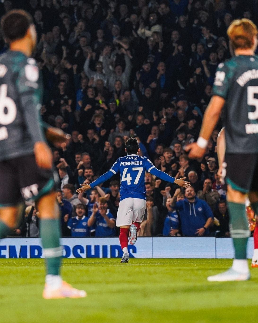 본문 이미지 - 포츠머스 양민혁이 득점 후 세리머니하고 있다. &#40;포츠머스 페이스북 캡처&#41;