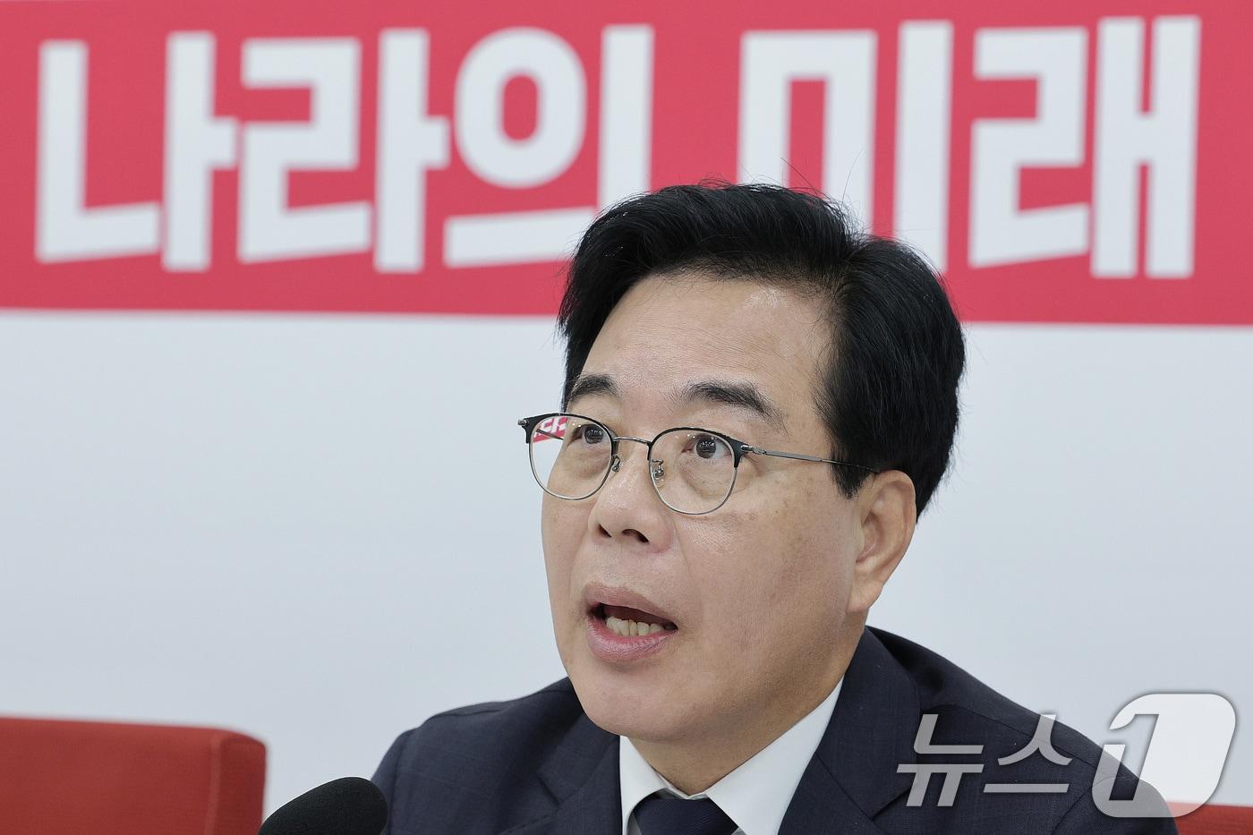 송언석 국민의힘 원내대표가 2일 서울 여의도 국회에서 현안 관련 기자간담회를 하고 있다. 2025.10.2/뉴스1 ⓒ News1 신웅수 기자