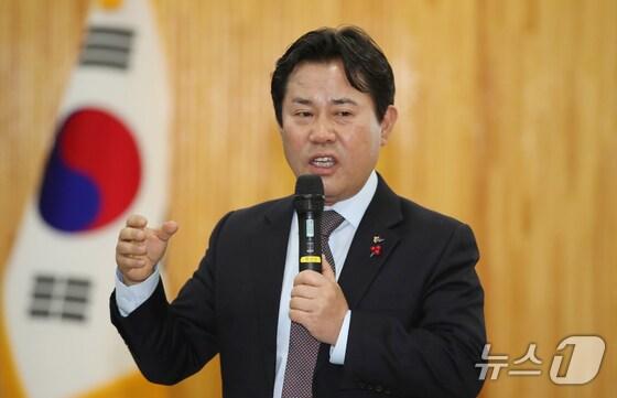 본문 이미지 -  박정현 부여군수. / 뉴스1