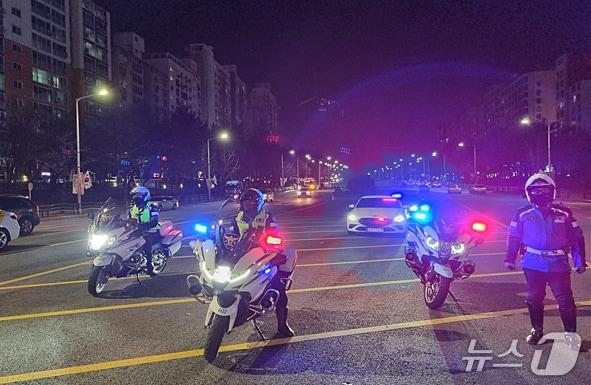 본문 이미지 - 대전경찰청·대전자치경찰위원회,추석 연휴(개천절·한글날) 이륜차 폭주행위 강경대응. (대전경찰청 제공. 재판매 및 DB금지) 2025.10.2/뉴스1