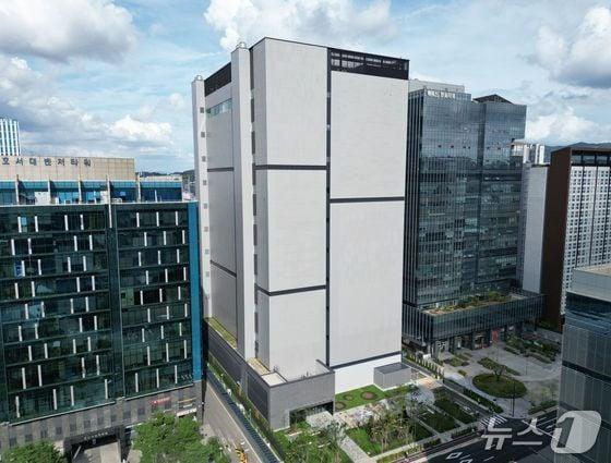 본문 이미지 - 케이스퀘어데이터센터 가산 전경 &#40;현대건설 제공&#41; 뉴스1 ⓒ News1  
