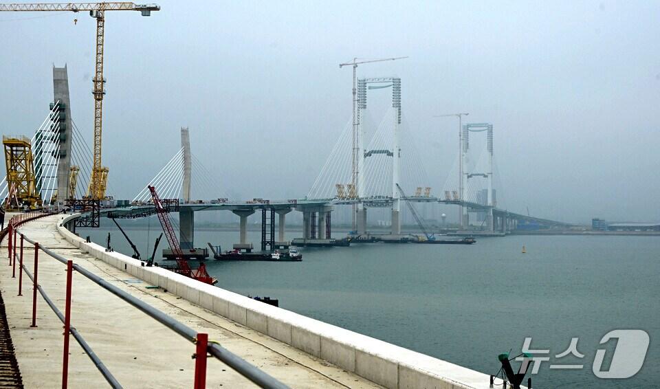 본문 이미지 - 내년 1월 개통을 목표로 막바지 공사가 진행 중인 제3연륙교 건설 현장 (인천시 제공.재판매 및 DB금지)