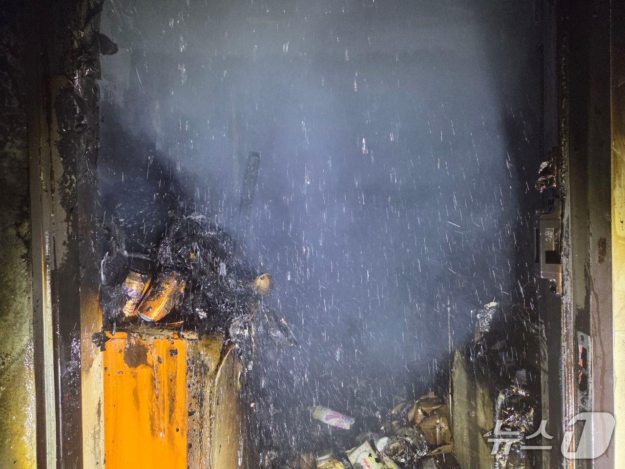 본문 이미지 - 화재 현장. (경기도소방재난본부 제공. 재판매 및 DB 금지) 2025.10.20/뉴스1