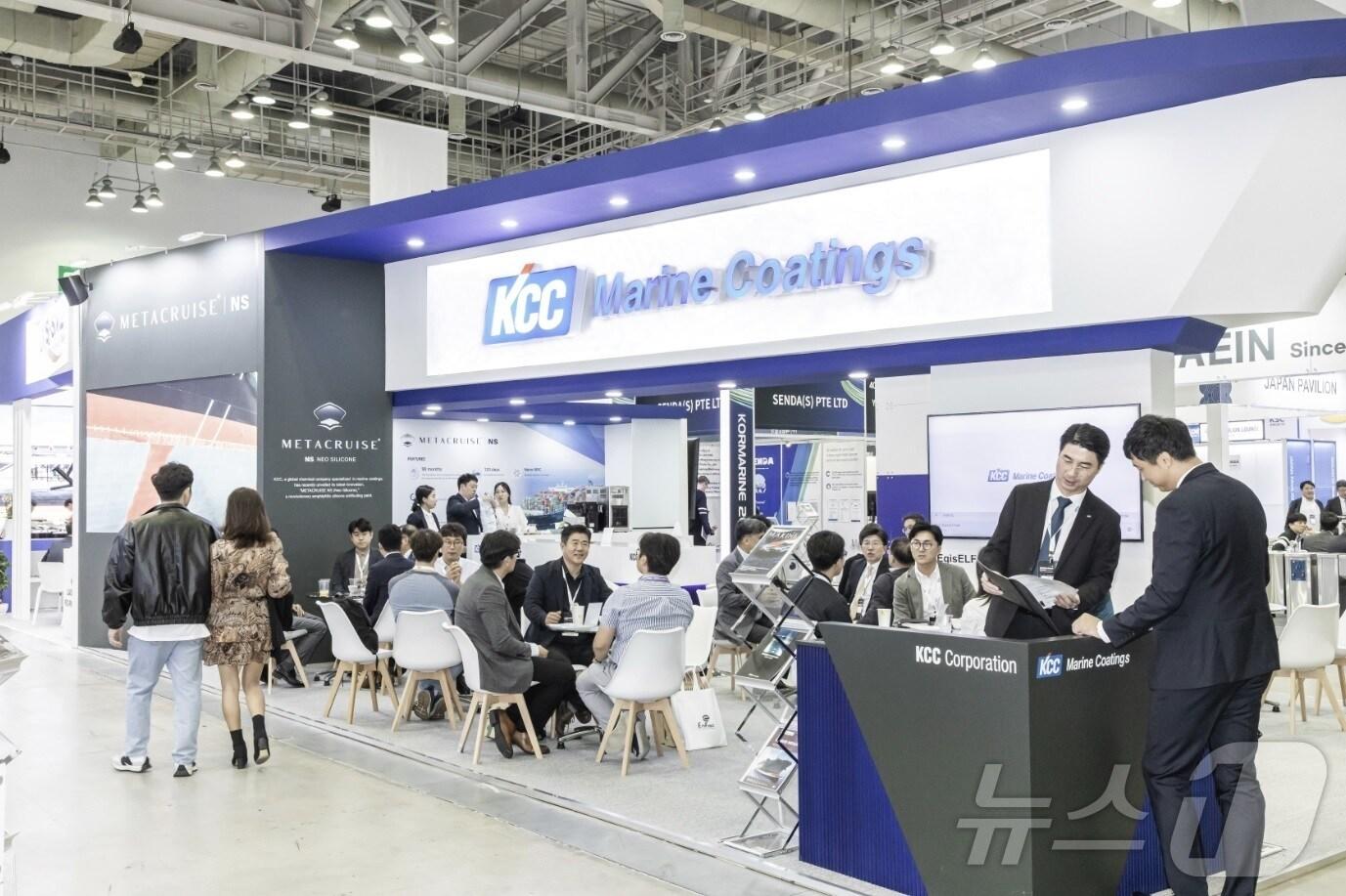 본문 이미지 - 2023년 코마린 전시회 당시 KCC 부스 현장 (KCC 제공. 재판매 및 DB금지) ⓒ News1 장시온 기자
