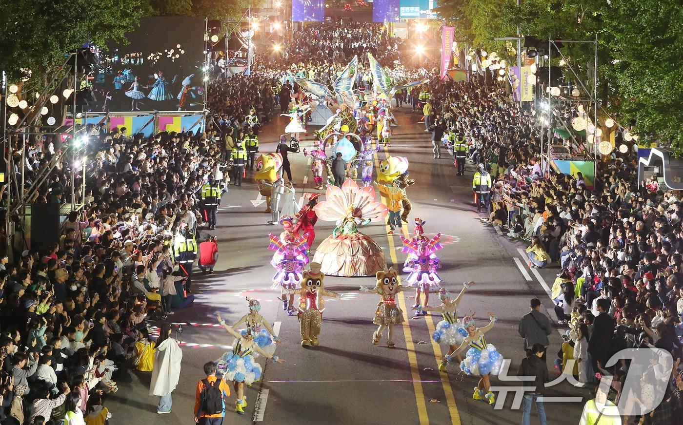 본문 이미지 - 지난해 열린 제22회 광주 추억의 충장축제. (광주 동구 제공. 재판매 및 DB 금지) 2025.10.20/뉴스1 