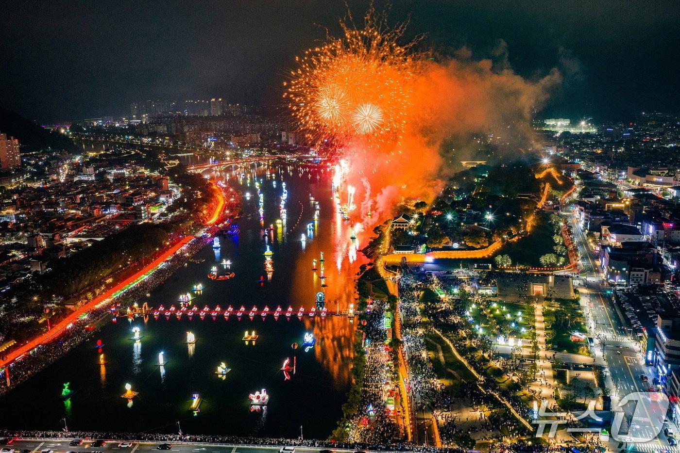 진주남강유등축제 장면(진주시 제공. 재판매 및 DB금지).