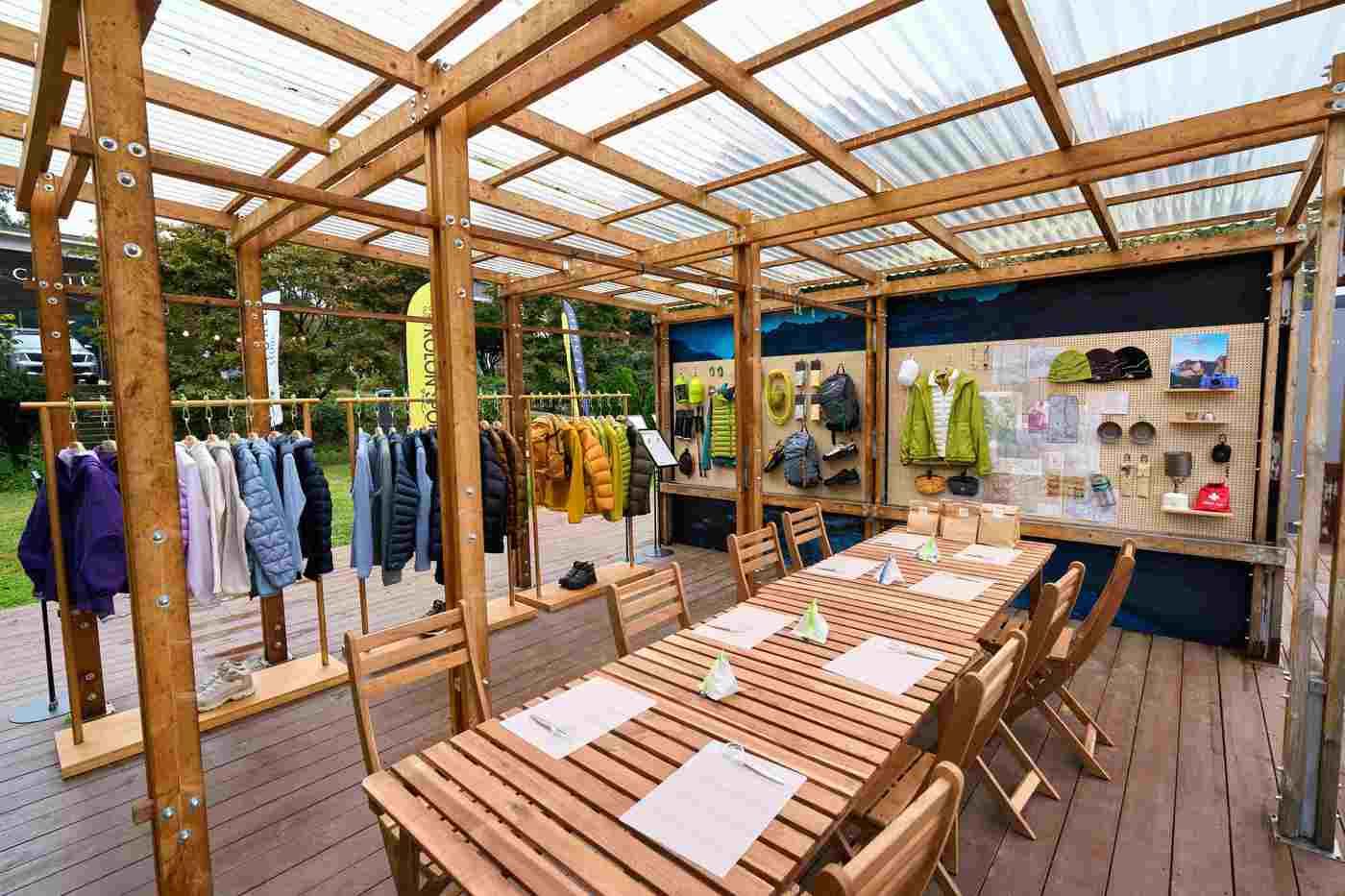 코오롱스포츠는 백패킹 전용 라인 BPL(Backpacking Light) 시리즈의 신제품을 선보이는 팝업스토어를 운영한다(코오롱스포츠제공)