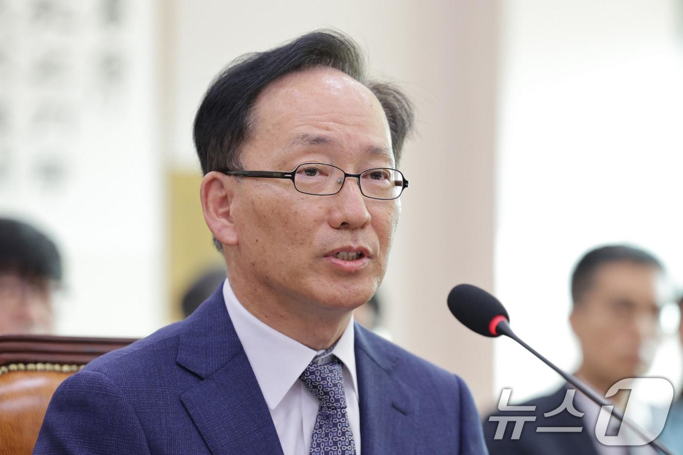 김대웅 서울고등법원장이 20일 서울 여의도 국회 법제사법위원회에서 열린 서울고법·서울중앙지법 등에 대한 국정감사에서 의원 질의에 답변하고 있다. 2025.10.20/뉴스1 ⓒ News1 신웅수 기자