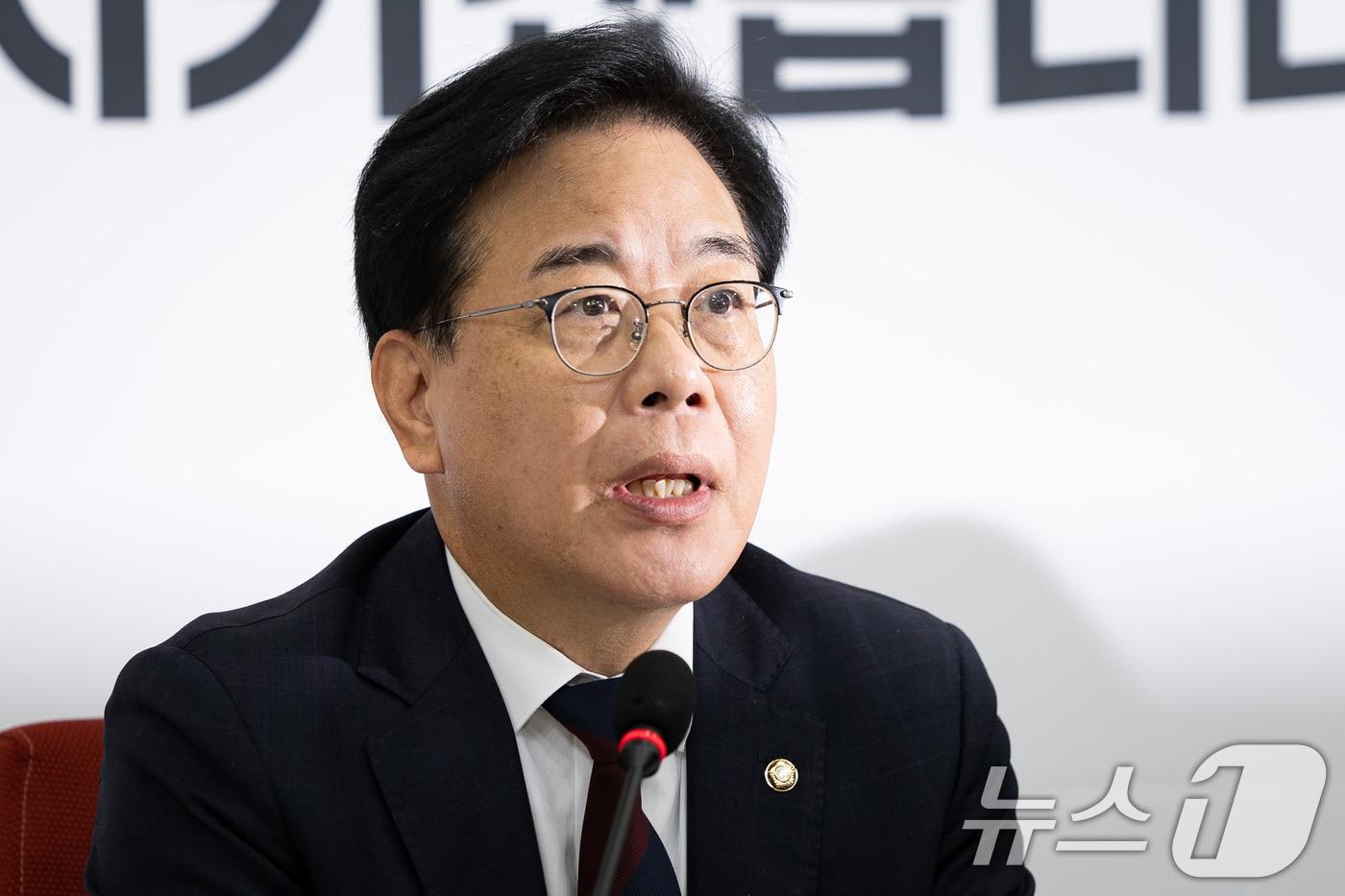 송언석 국민의힘 원내대표가 20일 서울 여의도 국회에서 국정감사 중간평가 기자간담회를 열고 모두 발언을 하고 있다. 2025.10.20/뉴스1 ⓒ News1 유승관 기자