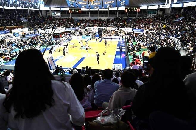 본문 이미지 - KCC 홈구장이었던 전주실내체육관 모습&#40;&#40;KBL 제공&#41;